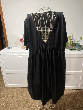 Black V-Neck Women's Dress - Classic Short Sleeve